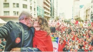 Lula e Janja em comício (Reprodução) Lula e Janja em comício (Reprodução)