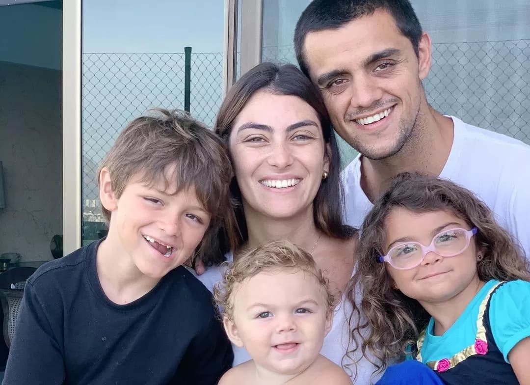 Aos 29 anos, o galã da Globo, Felipe Simas é pai das crianças mais lindas do Brasil - Reprodução Aos 29 anos, o galã da Globo, Felipe Simas é pai das crianças mais lindas do Brasil - Reprodução