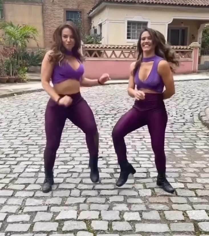 Paolla Oliveira surge rebolando com mulher idêntica a ela em vídeo e semelhança choca: 'Lindas' Paolla Oliveira surge rebolando com mulher idêntica a ela em vídeo e semelhança choca: 'Lindas'