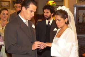 Reginaldo (Antonio Grassi) teme que Guilherme (Rodrigo Faro) seja seu filho com amante do passado e reprova romance dele com Celina (Samara Felippo) (Foto: Reprodução / Globo) Reginaldo (Antonio Grassi) teme que Guilherme (Rodrigo Faro) seja seu filho com amante do passado e reprova romance dele com Celina (Samara Felippo) (Foto: Reprodução / Globo)