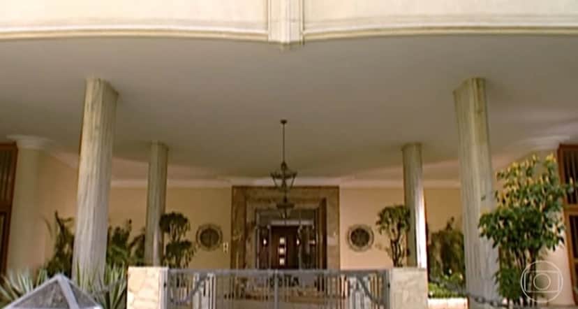Hall de entrada do edifício da personagem Helena de Laços de Família Hall de entrada do edifício da personagem Helena de Laços de Família