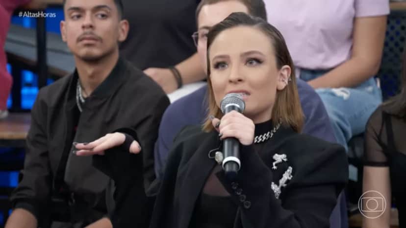 Ao vivo na Globo, Larissa Manoela faz relato sobre experiência sobrenatural - Reprodução Ao vivo na Globo, Larissa Manoela faz relato sobre experiência sobrenatural - Reprodução