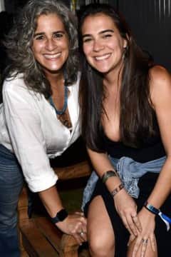 Lúcia Veríssimo com a mulher,Tay Saad, na abertura do Oktoberfest Rio (Foto: Cristina Granato) Lúcia Veríssimo com a mulher,Tay Saad, na abertura do Oktoberfest Rio (Foto: Cristina Granato)