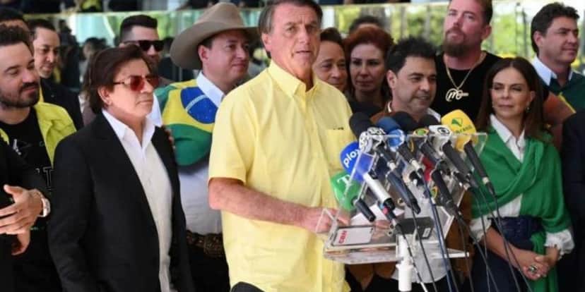 De acordo com Zezé Di Camargo, seu voto é de Jair Bolsonaro De acordo com Zezé Di Camargo, seu voto é de Jair Bolsonaro