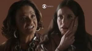 Martha (Claudia Di Moura) e Regina (Mel Lisboa) em Cara e Coragem: agressão física na trama (Foto: Reprodução / Globo / Montagem TV Foco) Martha (Claudia Di Moura) e Regina (Mel Lisboa) em Cara e Coragem: agressão física na trama (Foto: Reprodução / Globo / Montagem TV Foco)