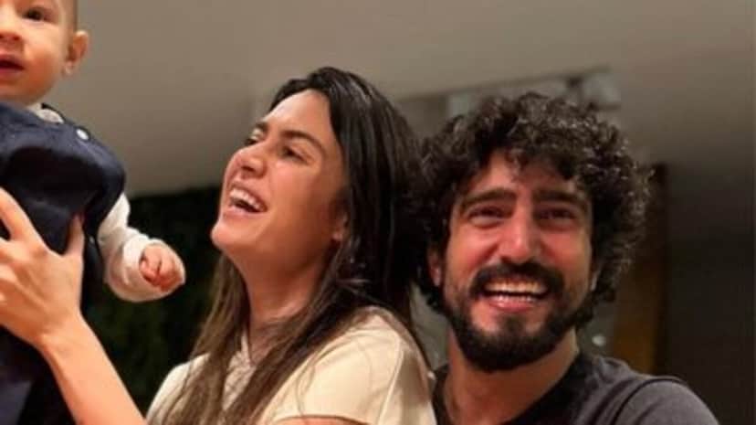 Thaila Ayala e Renato Góes celebram mais um mês do pequeno Francisco (Foto Reprodução) Thaila Ayala e Renato Góes celebram mais um mês do pequeno Francisco (Foto Reprodução)