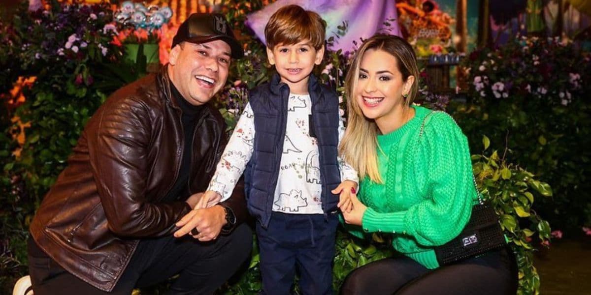 Tiago Barnabé ao lado da família (Reprodução) Tiago Barnabé ao lado da família (Reprodução)