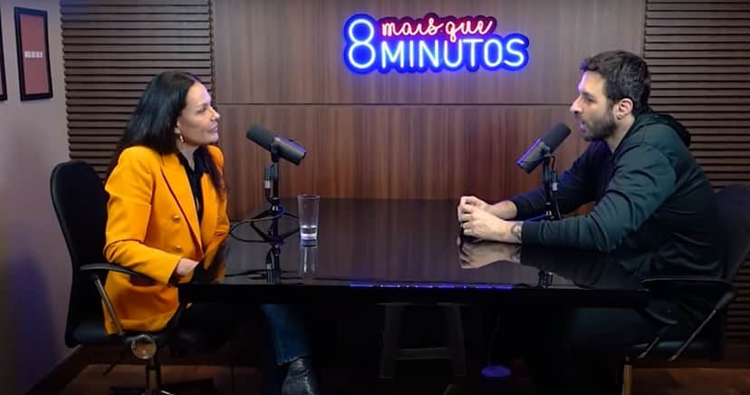 A atual estrela da Record TV foi convidada de podcast com Rafinha Bastos A atual estrela da Record TV foi convidada de podcast com Rafinha Bastos