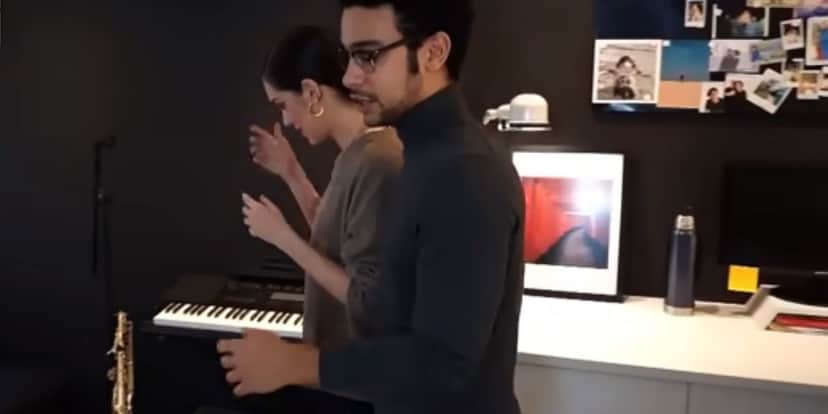 Closet, estúdio para gravação e canto para meditar: casa de Sérgio Malheiros e Sophia é uma das mais lindas Closet, estúdio para gravação e canto para meditar: casa de Sérgio Malheiros e Sophia é uma das mais lindas