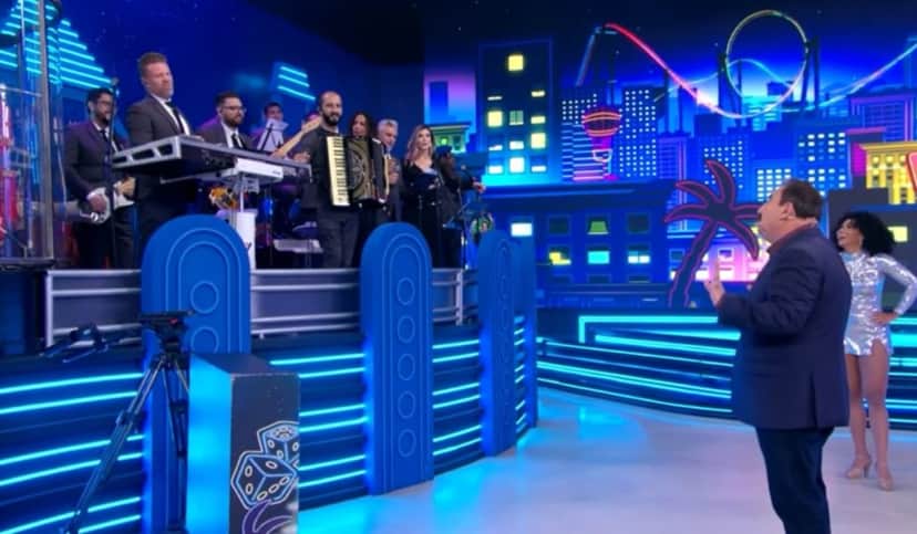 Ratinho deu uma bronca no seu maestro do SBT e provocou Faustão Ratinho deu uma bronca no seu maestro do SBT e provocou Faustão
