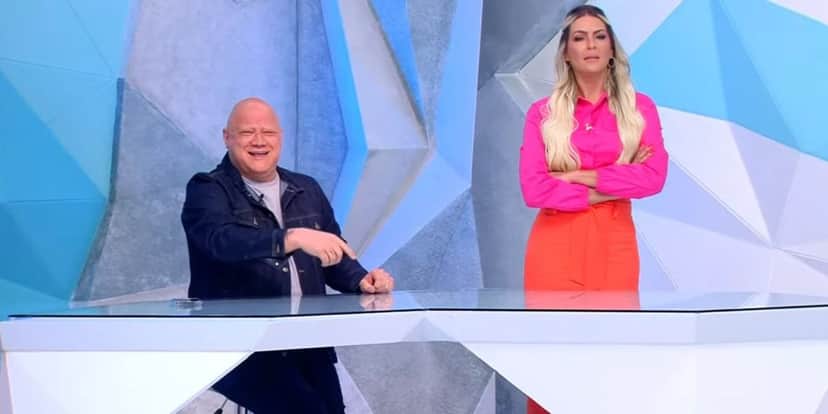 Renata Fan e Ronaldo Giovanelli no Jogo Aberto (Foto; Reprodução/Band) Renata Fan e Ronaldo Giovanelli no Jogo Aberto (Foto; Reprodução/Band)