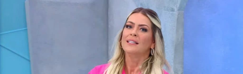 Comentarista do Jogo Aberto mostra mensagem que recebeu de Renata Fan e assume: "Não tá fácil aguentar"