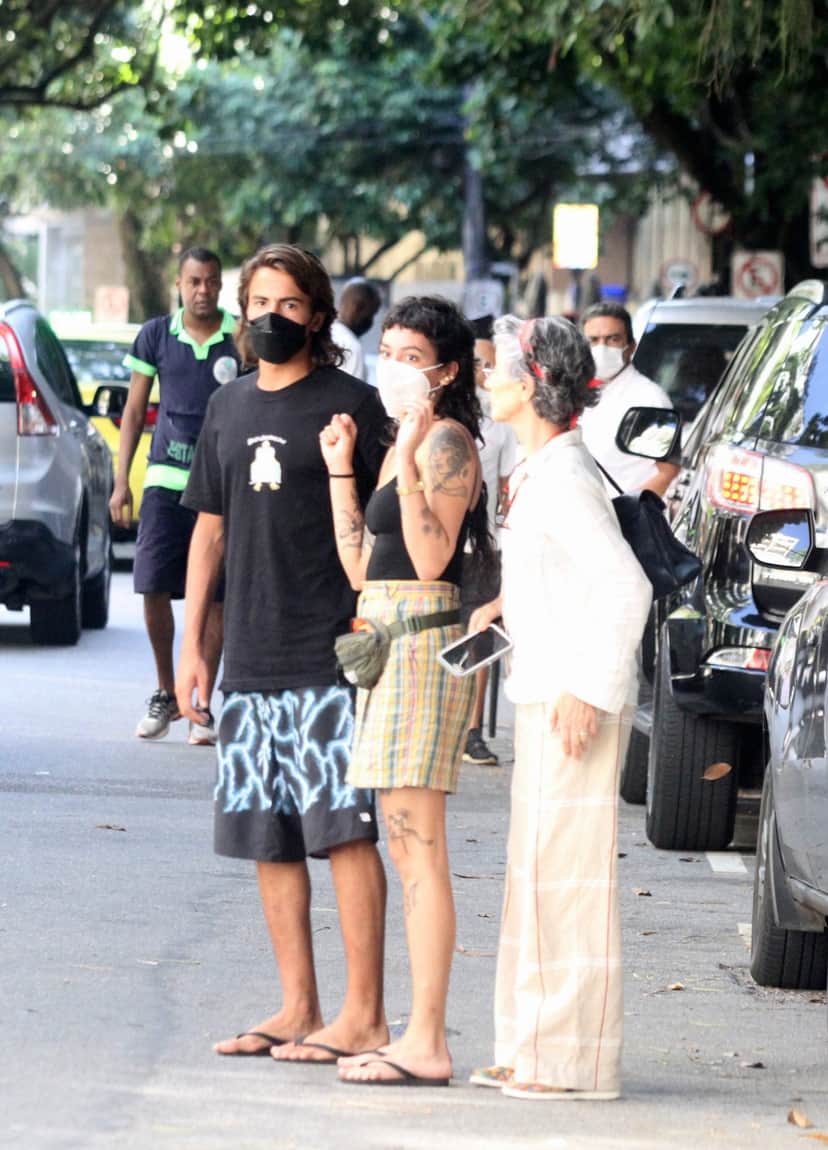 Cássia Kis foi flagrada em passeio com filhos (Foto: Reprodução) Cássia Kis foi flagrada em passeio com filhos (Foto: Reprodução)