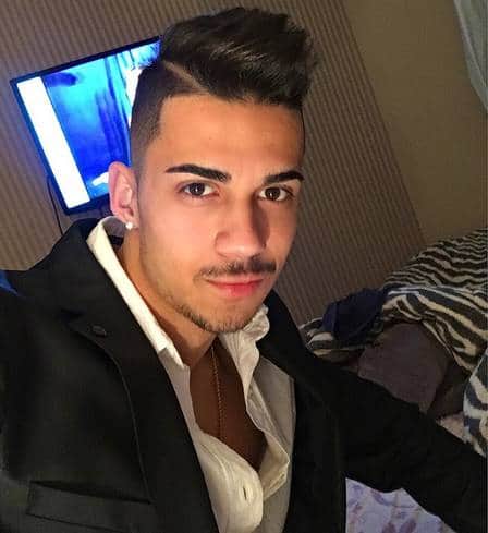 Latino adota rapaz aos 21 anos e beleza é surpreendente - Foto Reprodução Latino adota rapaz aos 21 anos e beleza é surpreendente - Foto Reprodução