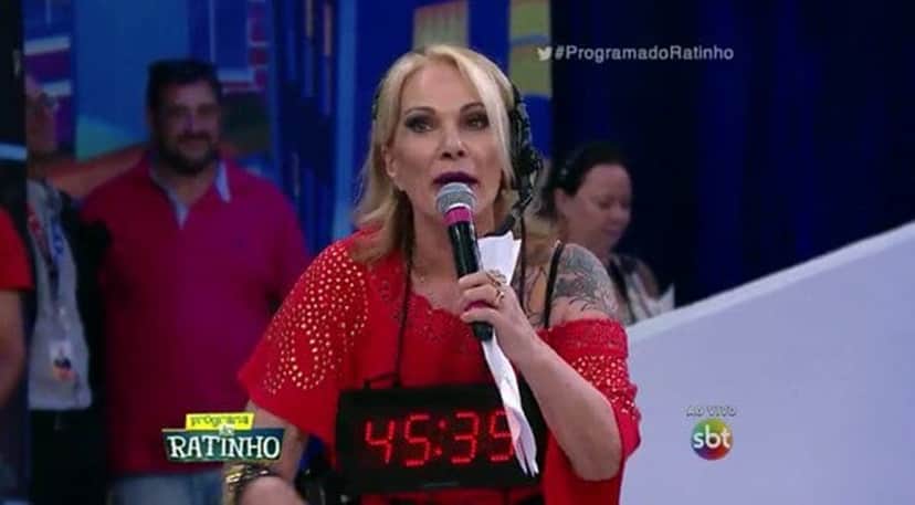 A diretora no Programa do Ratinho - Foto: Reprodução A diretora no Programa do Ratinho - Foto: Reprodução