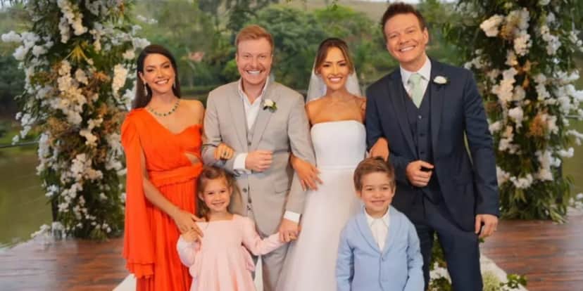 Teo Teló e Gabi Luthai, ao lado de Michel Teló, Thaís Fersoza e os filhos do casal, Melinda, de 6 anos e Teodoro, de 5 - Foto: Reprodução Teo Teló e Gabi Luthai, ao lado de Michel Teló, Thaís Fersoza e os filhos do casal, Melinda, de 6 anos e Teodoro, de 5 - Foto: Reprodução