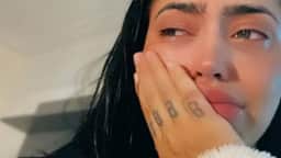 Mirella se desespera e surge aos prantos denunciando roubo em casa com perda de milhões