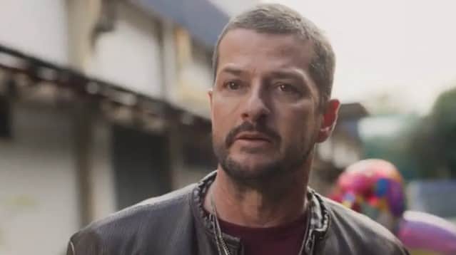 Em 'Cara e Coragem', Moa (Marcelo Serrado) fica furioso ao saber que Danilo (Ricardo Pereira) orquestrou o sequestro de Chiquinho (Guilherme Tavares) (Foto: Reprodução / Globo) Em 'Cara e Coragem', Moa (Marcelo Serrado) fica furioso ao saber que Danilo (Ricardo Pereira) orquestrou o sequestro de Chiquinho (Guilherme Tavares) (Foto: Reprodução / Globo)
