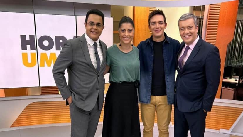 O time de jornalistas do Hora 1, nos bastidores da Globo O time de jornalistas do Hora 1, nos bastidores da Globo