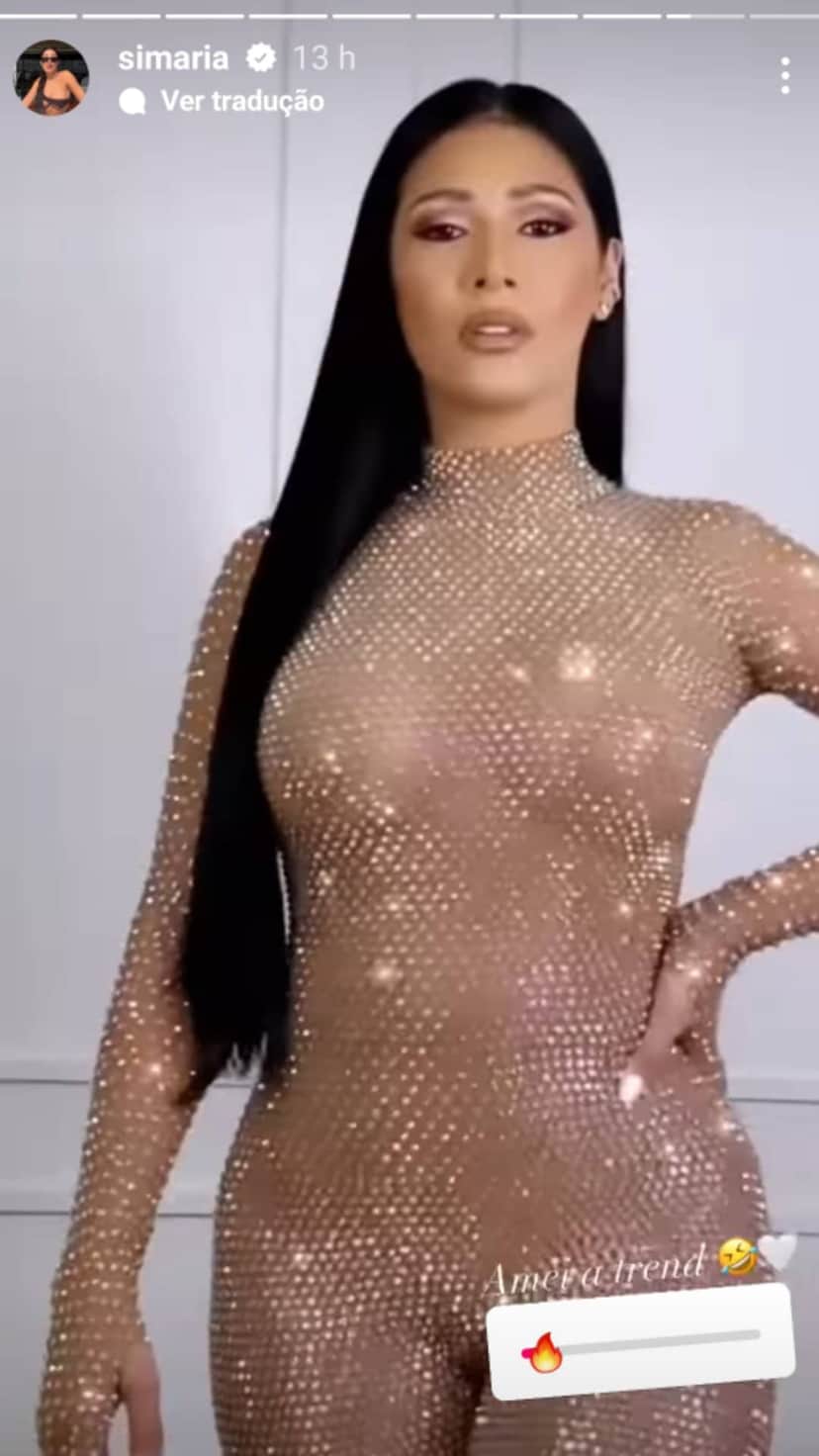 Simaria surge com look transparente brilhante e quase revelou demais das partes íntimas - Foto Reprodução Instagram Simaria surge com look transparente brilhante e quase revelou demais das partes íntimas - Foto Reprodução Instagram