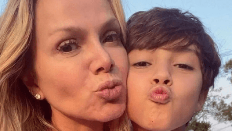 Eliana e o filho (Foto: Divulgação) Eliana e o filho (Foto: Divulgação)