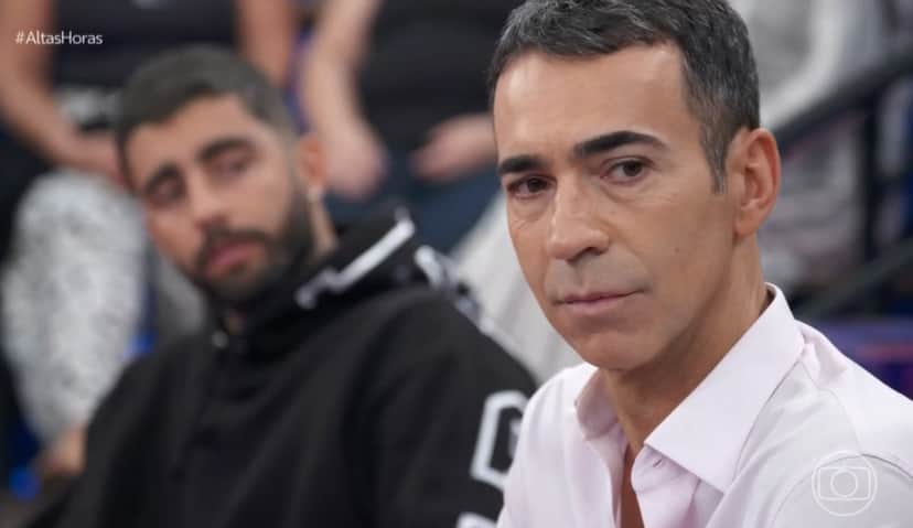 César Tralli ao lado de Pedro Scooby; ambos foram convidados do Altas Horas- Foto: Reprodução/Globo César Tralli ao lado de Pedro Scooby; ambos foram convidados do Altas Horas- Foto: Reprodução/Globo