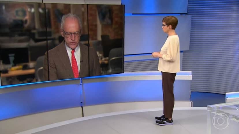 Renata Lo Prete de tênis ao chamar correspondente; internautas notaram que ela trocou de sapato em seguida Renata Lo Prete de tênis ao chamar correspondente; internautas notaram que ela trocou de sapato em seguida