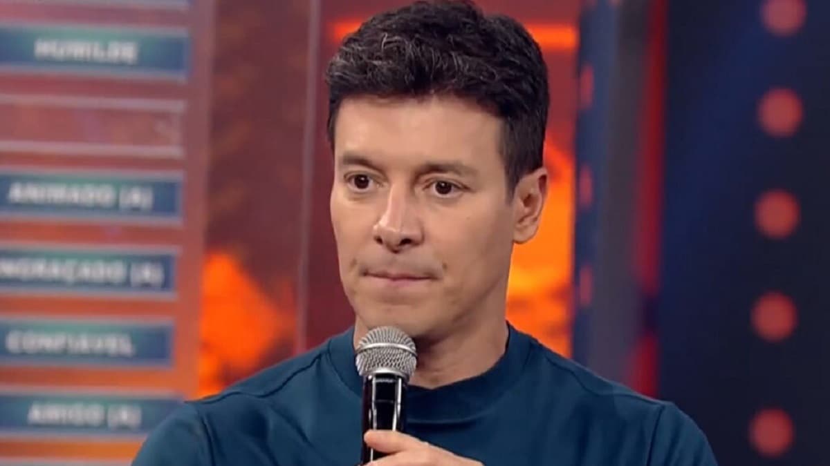 Globo: Rodrigo Faro deverá ter salário reduzido na Record - Foto: Divulgação/Record Globo: Rodrigo Faro deverá ter salário reduzido na Record - Foto: Divulgação/Record