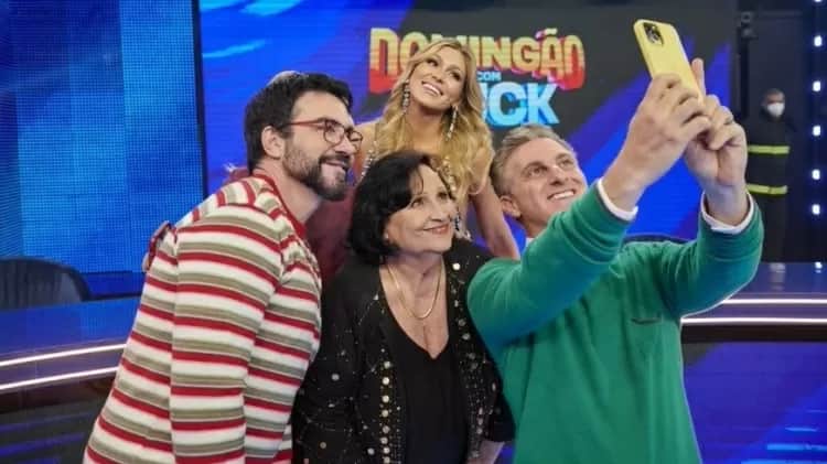 Os participantes do domingão com Huck (Reprodução) Os participantes do domingão com Huck (Reprodução)