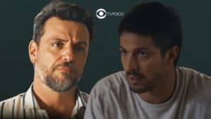Travessia - Oto (Romulo Estrela) leva uma surra de Moretti (Rodrigo Lombardi) por causa de Brisa (Lucy Alves) e aceita apanhar calado (Foto: Reprodução / Globo / Montagem TV Foco) Travessia - Oto (Romulo Estrela) leva uma surra de Moretti (Rodrigo Lombardi) por causa de Brisa (Lucy Alves) e aceita apanhar calado (Foto: Reprodução / Globo / Montagem TV Foco)
