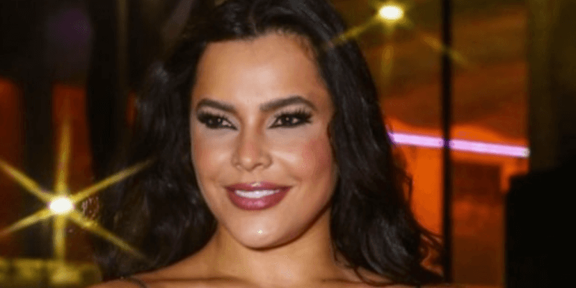 Emilly Araújo surge com o rosto diferente e chama atenção (Foto: Reprodução) Emilly Araújo surge com o rosto diferente e chama atenção (Foto: Reprodução)