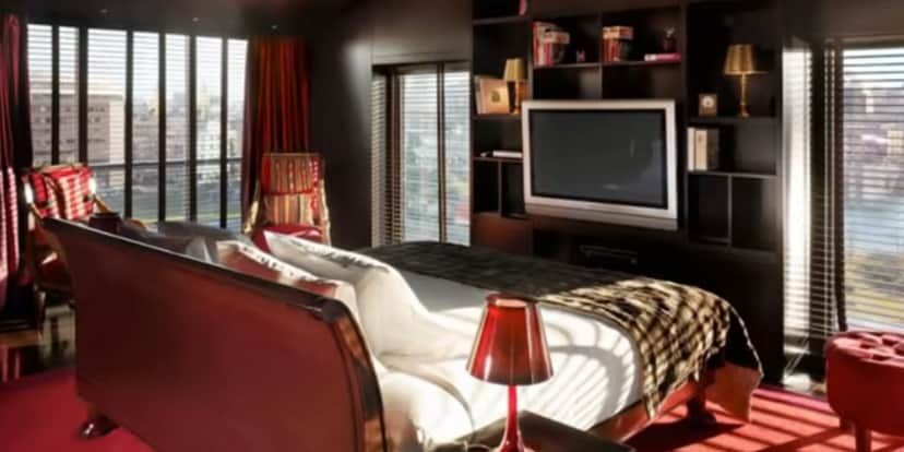 Hotel 5 estrelas em Buenos Aires, na Argentina, com uma bela suíte, no valor de 3 mil reais a diária (Reprodução: Youtube) Hotel 5 estrelas em Buenos Aires, na Argentina, com uma bela suíte, no valor de 3 mil reais a diária (Reprodução: Youtube)
