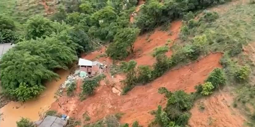 Pessoas mortas foram encontradas em deslizamento de Minas Gerais (Foto: Reprodução) Pessoas mortas foram encontradas em deslizamento de Minas Gerais (Foto: Reprodução)
