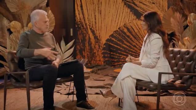 Pedro Bial entrevistou Paula Fernandes e a cantora abriu o coração sobre a fama de ser antipática (Foto: Reprodução/ Globo) Pedro Bial entrevistou Paula Fernandes e a cantora abriu o coração sobre a fama de ser antipática (Foto: Reprodução/ Globo)