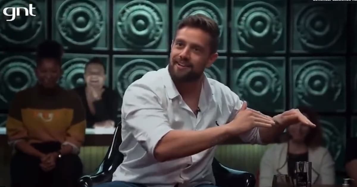 Rafael Cardoso contou história de sexo com a esposa e colocou Igor Rickli no conto sem explicação, gerando possibilidade de menage (Reprodução) Rafael Cardoso contou história de sexo com a esposa e colocou Igor Rickli no conto sem explicação, gerando possibilidade de menage (Reprodução)