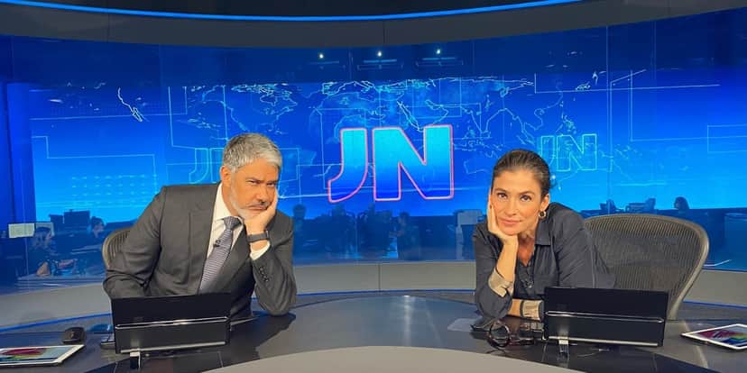 William Bonner e Renata Vasconcellos no Jornal Nacional (Foto: Divulgação / TV Globo) William Bonner e Renata Vasconcellos no Jornal Nacional (Foto: Divulgação / TV Globo)