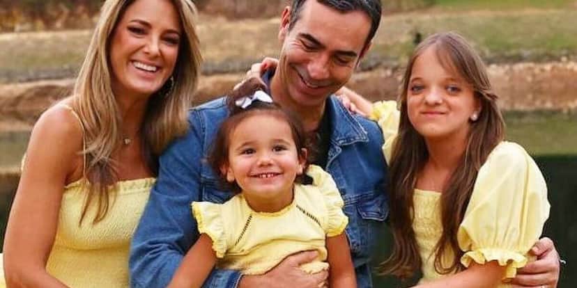 César Tralli, Ticiane Pinheiro, a pequena Manuella e sua enteada Rafinha Justus (Foto Reprodução/Internet) César Tralli, Ticiane Pinheiro, a pequena Manuella e sua enteada Rafinha Justus (Foto Reprodução/Internet)