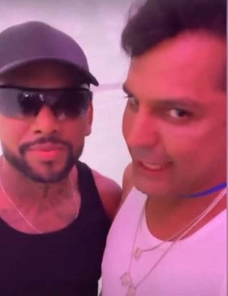 Nego do Borel com o maquiador de Anitta, Renner Souza - Foto Reprodução: Instagram Nego do Borel com o maquiador de Anitta, Renner Souza - Foto Reprodução: Instagram