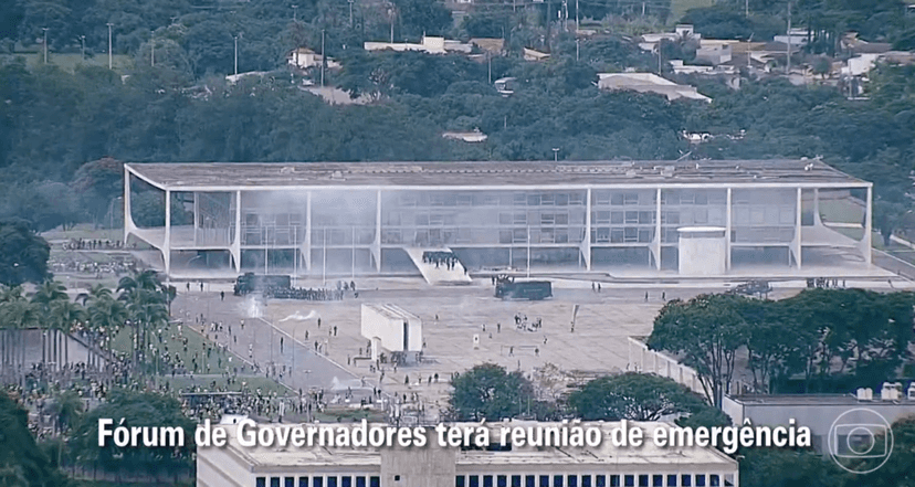 Invasão Palácio do Planalto sendo mostrado ao vivo na Globo - Foto: Reprodução Invasão Palácio do Planalto sendo mostrado ao vivo na Globo - Foto: Reprodução
