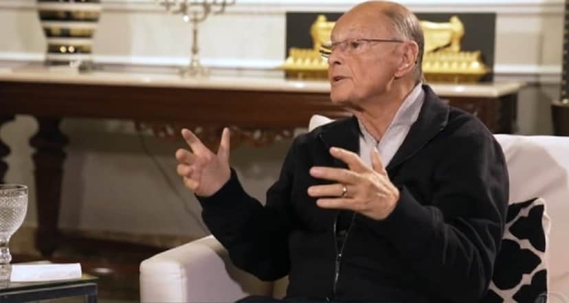 Edir Macedo havia feito sua última aparição na Record dentro do Domingo Espetacular Edir Macedo havia feito sua última aparição na Record dentro do Domingo Espetacular