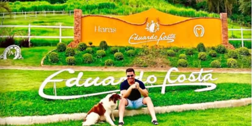 Entrada da fazenda de Eduardo Costa com o nome Haras (Reprodução: Youtube) Entrada da fazenda de Eduardo Costa com o nome Haras (Reprodução: Youtube)