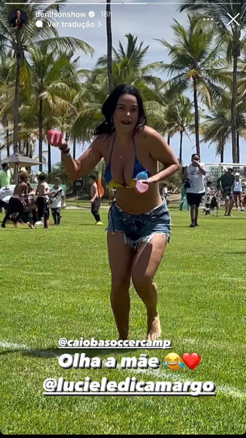 O apresentador Denílson mostra sua esposa, Luciele Di Camargo, em momento raro e a flagra atacando objeto contra ele - Foto Reprodução Instagram O apresentador Denílson mostra sua esposa, Luciele Di Camargo, em momento raro e a flagra atacando objeto contra ele - Foto Reprodução Instagram
