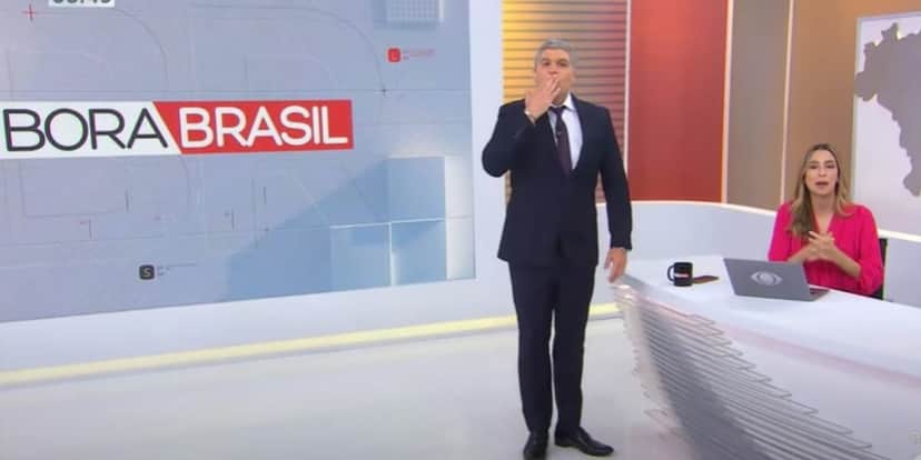 Joel Datena, ao vivo, fez um linda declaração para Mel, no dia de seu aniversário (Reprodução: Bora Brasil/ Band) Joel Datena, ao vivo, fez um linda declaração para Mel, no dia de seu aniversário (Reprodução: Bora Brasil/ Band)