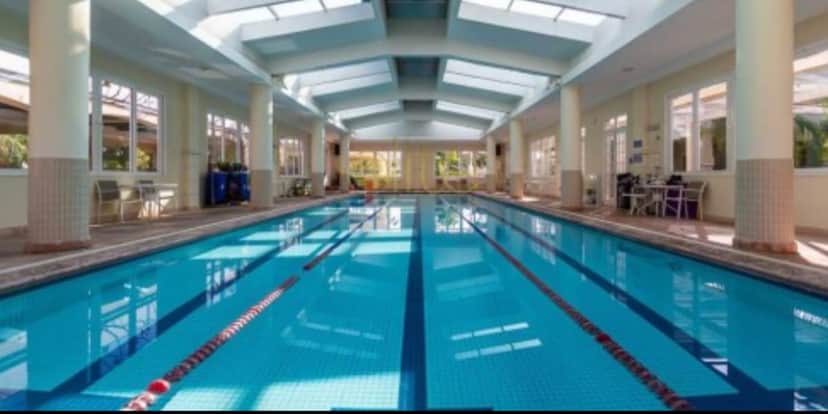 Piscina do condomínio onde Carlos Alberto está com sua mansão sendo penhorada (Foto: Fabiano Rocha/ O Globo) Piscina do condomínio onde Carlos Alberto está com sua mansão sendo penhorada (Foto: Fabiano Rocha/ O Globo)