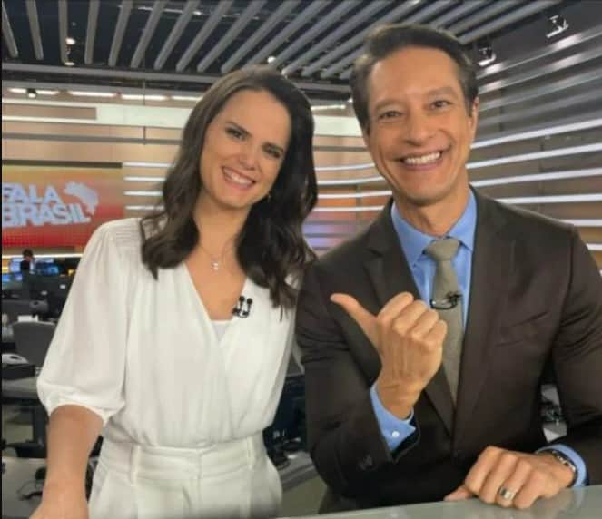 Roberta Piza ao lado de Sérgio Aguiar no Fala Brasil Roberta Piza ao lado de Sérgio Aguiar no Fala Brasil