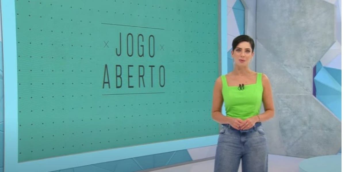 Substituta de Renata Fan, Kalinka Schutel, se vê em situação delicada no Jogo Aberto e faz pedido (Reprodução: Jogo Aberto/ Band) Substituta de Renata Fan, Kalinka Schutel, se vê em situação delicada no Jogo Aberto e faz pedido (Reprodução: Jogo Aberto/ Band)