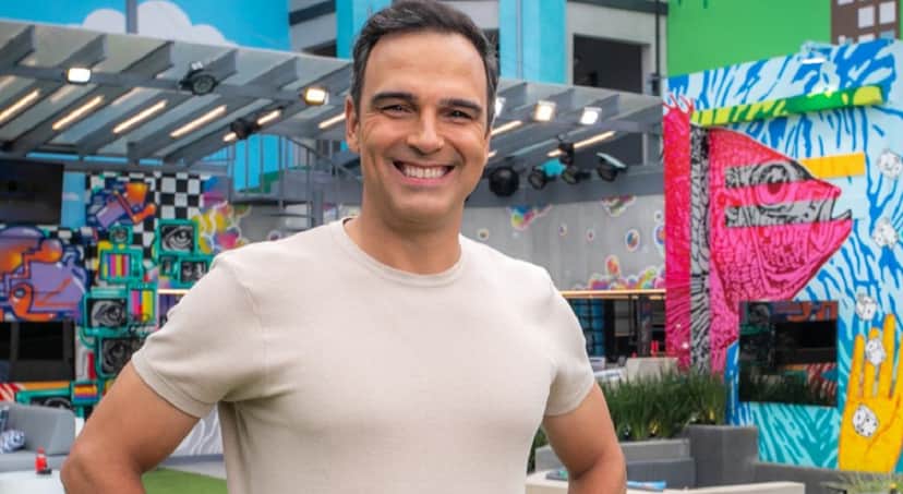 Tadeu Shcmidt está mais forte e confiante no comando do BBB23- Foto: Divulgação/Globo Tadeu Shcmidt está mais forte e confiante no comando do BBB23- Foto: Divulgação/Globo