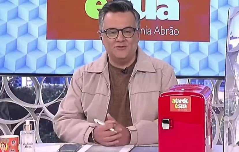 Vladmir Alves já substituiu Sônia Abrão quando ela teve Covid Vladmir Alves já substituiu Sônia Abrão quando ela teve Covid