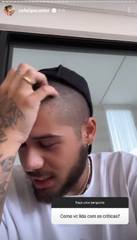 Zé Felipe respondeu perguntas e contou como lida com as crítucas que recebe diariamente (Foto: Reprodução/ Instagram) Zé Felipe respondeu perguntas e contou como lida com as crítucas que recebe diariamente (Foto: Reprodução/ Instagram)