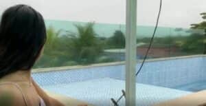 Piscina fica em varanda privativa (Foto: Reprodução / Record TV) Piscina fica em varanda privativa (Foto: Reprodução / Record TV)